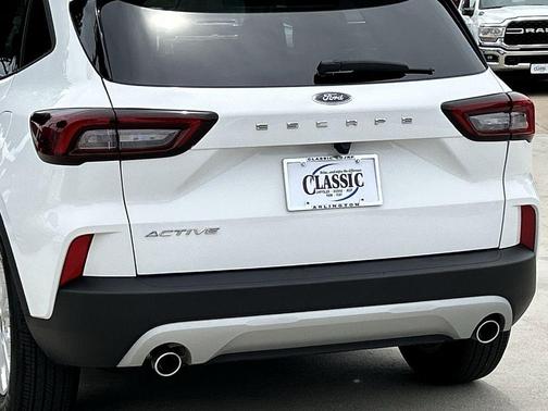 Oxford White 2025 Ford Escape Active