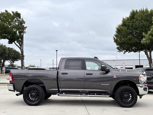 2023 RAM 2500 Big Horn Crew Cab 4x4 6'4' Box