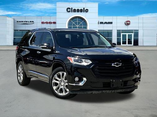 Mosaic Black Metallic 2019 Chevrolet Traverse Premier