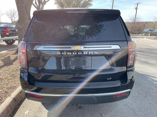 2024 Chevrolet Suburban LT