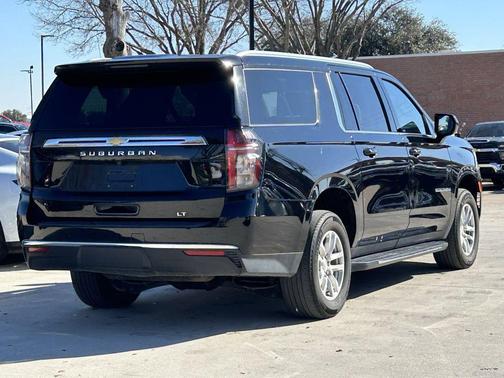 2024 Chevrolet Suburban LT