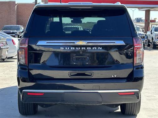 2024 Chevrolet Suburban LT