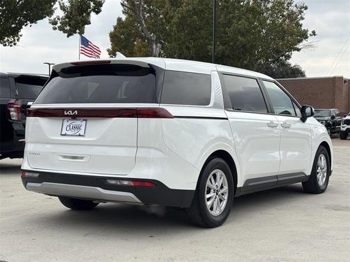 2023 Kia Carnival LX