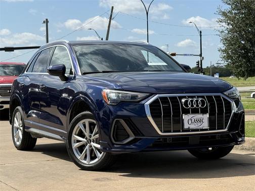 2022 Audi Q3 45 S line Premium