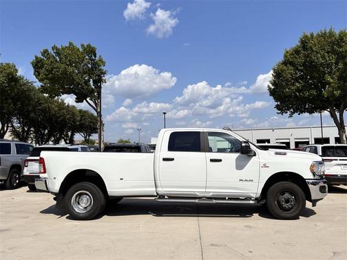 2024 RAM 3500 Big Horn Crew Cab 4x4 8' Box