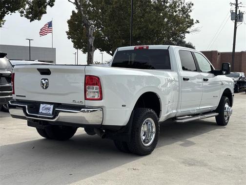 2024 RAM 3500 Big Horn Crew Cab 4x4 8' Box