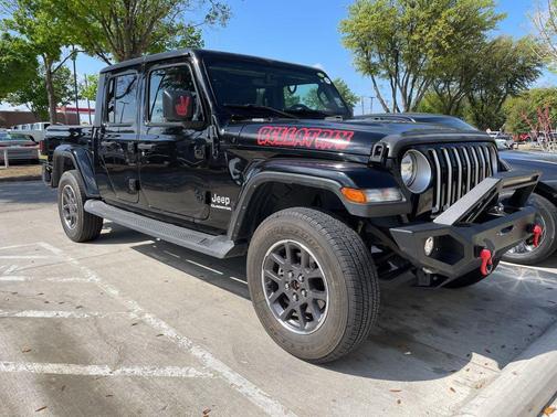 Black Clearcoat 2021 Jeep Gladiator Overland