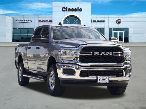2022 RAM 2500 Tradesman Crew Cab 4x4 6'4' Box