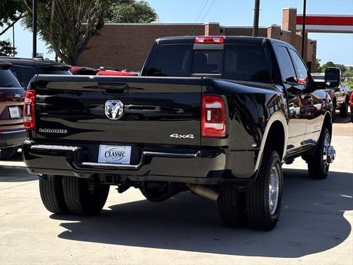 2024 RAM 3500 Laramie Crew Cab 4x4 8' Box