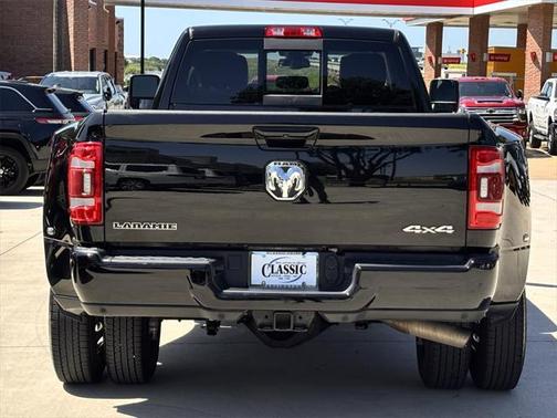 2024 RAM 3500 Laramie Crew Cab 4x4 8' Box