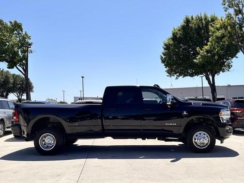 2024 RAM 3500 Laramie Crew Cab 4x4 8' Box