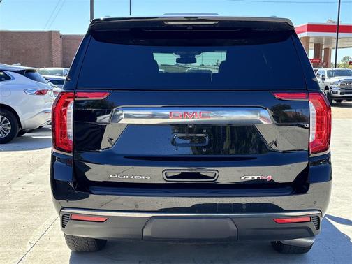 2023 GMC Yukon 4WD AT4
