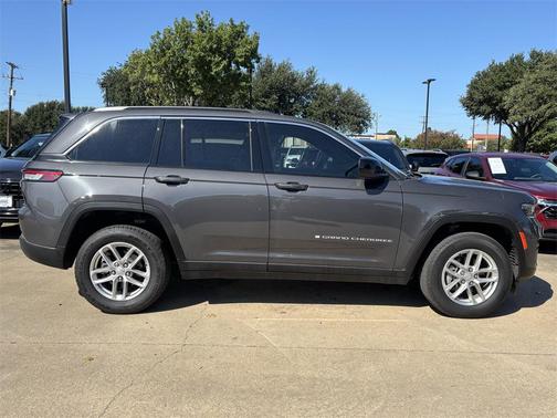 2024 Jeep Grand Cherokee Laredo