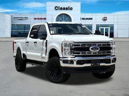 Oxford White 2024 Ford F-250 XLT