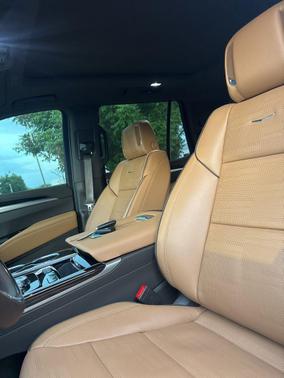 Argent Silver Metallic 2026 Cadillac Escalade Luxury