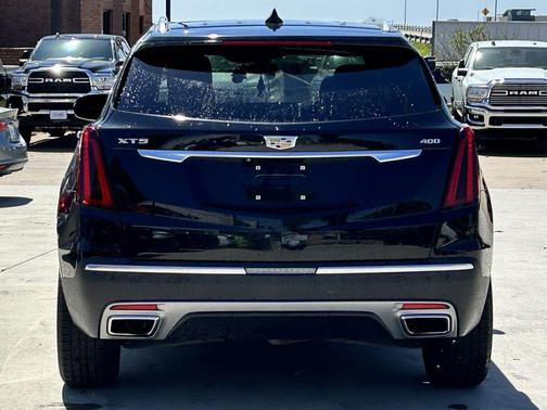 Stellar Black Metallic 2021 Cadillac XT5 Premium Luxury