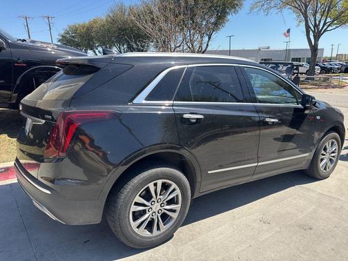 Stellar Black Metallic 2021 Cadillac XT5 Premium Luxury