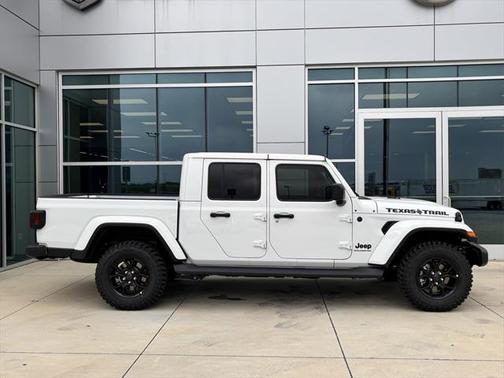 2025 Jeep Gladiator High Tide
