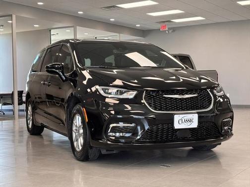 2025 Chrysler Pacifica L