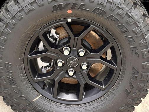 Granite Crystal Metallic Clearcoat 2025 Jeep Wrangler Willys