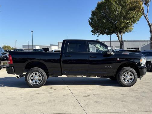 2024 RAM 2500 Laramie Crew Cab 4x4 6'4' Box