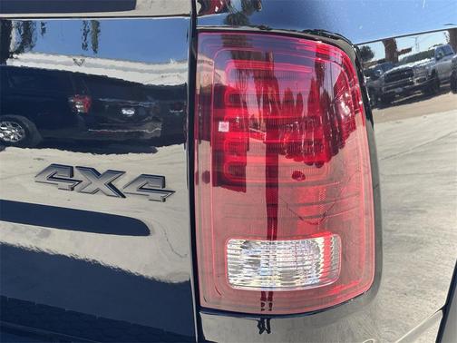 2024 RAM 1500 Classic Warlock Crew Cab 4x4 5'7' Box