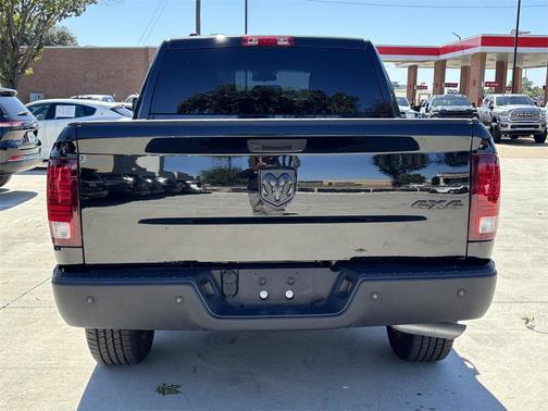 2024 RAM 1500 Classic Warlock Crew Cab 4x4 5'7' Box