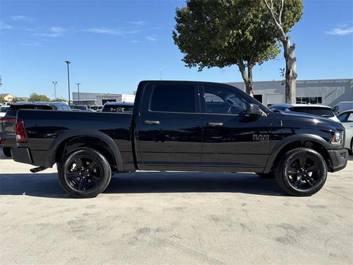 2024 RAM 1500 Classic Warlock Crew Cab 4x4 5'7' Box