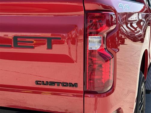 2025 Chevrolet Silverado 1500 Custom