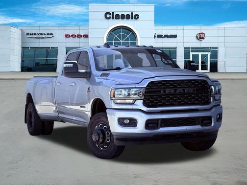 Billet Silver Metallic Clearcoat 2023 RAM 3500 Big Horn Crew Cab 4x4 8' Box