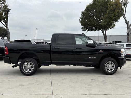 2024 RAM 2500 Laramie Crew Cab 4x4 6'4' Box