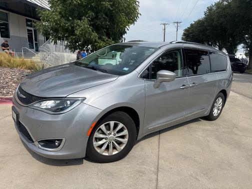 2018 Chrysler Pacifica Touring-L
