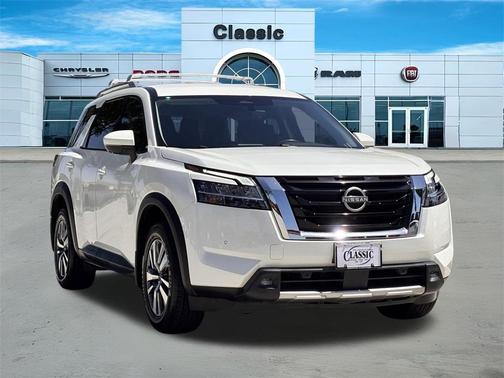 2022 Nissan Pathfinder SL 2WD