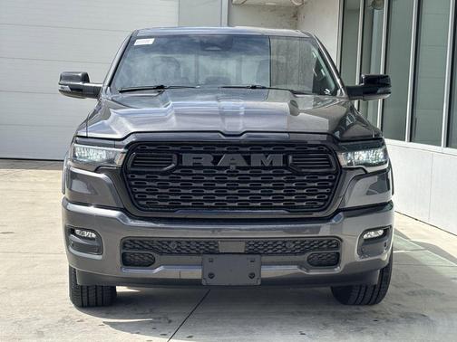 Granite Crystal Metallic Clearcoat 2026 RAM 1500 Big Horn/Lone Star