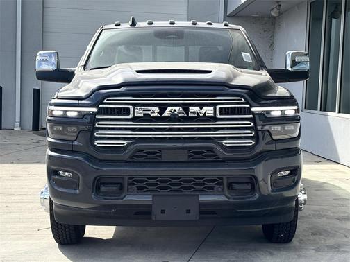 2026 RAM 3500 Laramie Crew Cab 4x4 8' Box