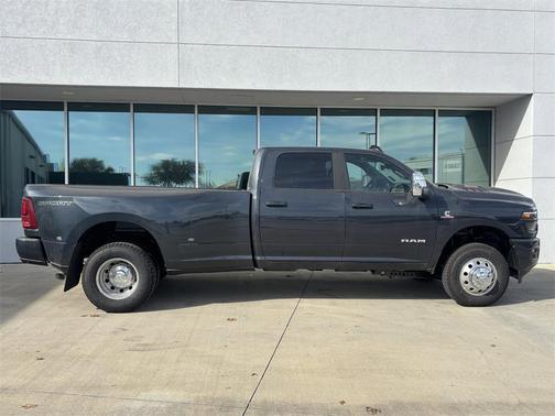 2026 RAM 3500 Laramie Crew Cab 4x4 8' Box