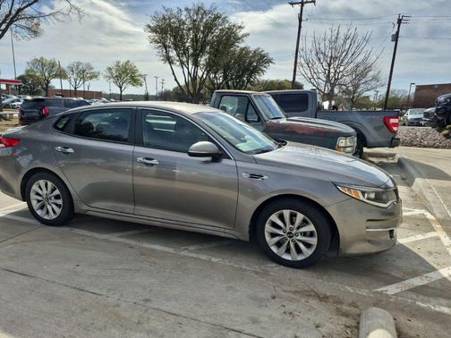 2018 Kia Optima LX