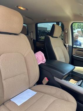 Diamond Black Crystal Pearlcoat 2019 RAM 1500 Big Horn