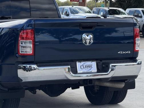 2024 RAM 3500 Tradesman Crew Cab 4x4 8' Box