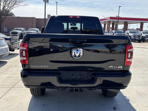 2024 RAM 2500 Laramie Crew Cab 4x4 6'4' Box