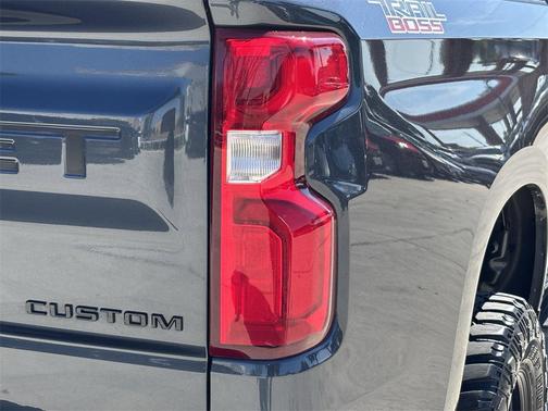 2022 Chevrolet Silverado 1500 Custom Trail Boss