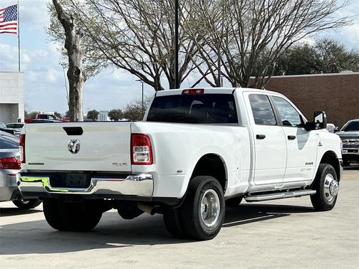 2024 RAM 3500 Big Horn Crew Cab 4x4 8' Box