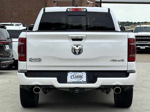 Ivory White Tri-Coat Pearlcoat 2019 RAM 1500 Longhorn