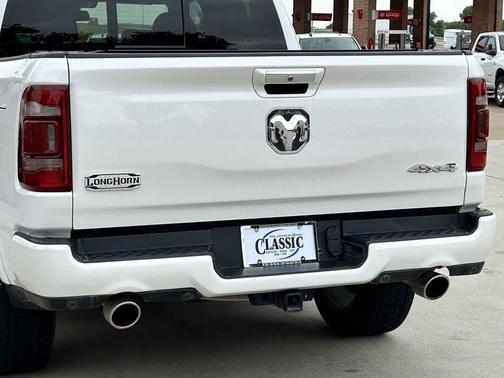 Ivory White Tri-Coat Pearlcoat 2019 RAM 1500 Longhorn