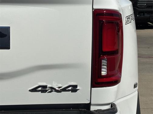 2026 RAM 3500 Laramie Crew Cab 4x4 8' Box