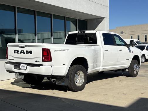 2026 RAM 3500 Laramie Crew Cab 4x4 8' Box