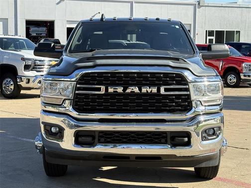 2022 RAM 3500 Big Horn Crew Cab 4x4 8' Box