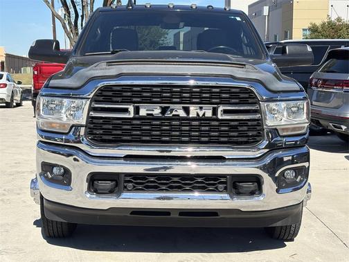 2022 RAM 3500 Big Horn Crew Cab 4x4 8' Box