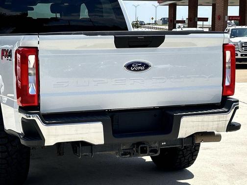 Oxford White 2025 Ford F-250 XLT