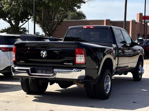 2024 RAM 3500 Tradesman Crew Cab 4x4 8' Box